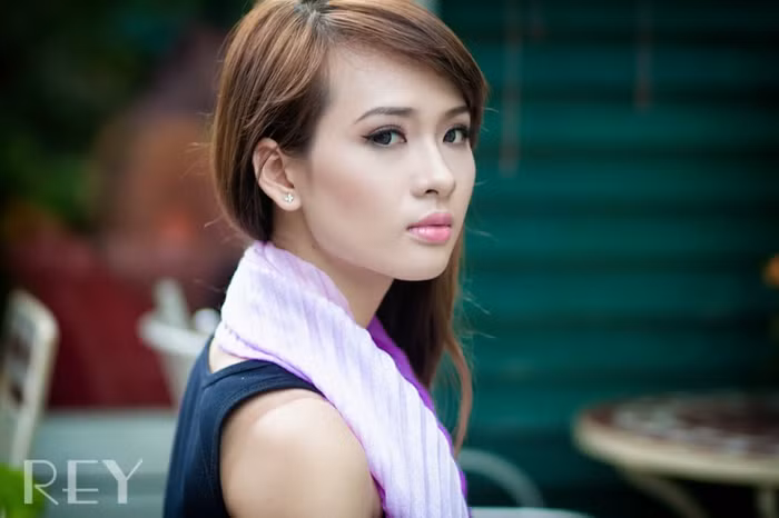 <<NỮ SINH KINH BẮC DỊU DÀNG KHOE SẮC TRONG TÀ ÁO DÀI <<HOT GIRL CẨM TÚ ĐẸP LÃNG MẠN TRONG SẮC MÀU HOA CỎ <<NGỠ NGÀNG HOT GIRL CÓ VẺ ĐẸP GIỐNG CA SỸ BẢO THY <<NỮ SINH CĐ DU LỊCH ĐẸP DỊU DÀNG TRONG NẮNG THU