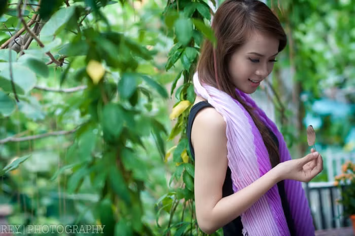 <<NỮ SINH KINH BẮC DỊU DÀNG KHOE SẮC TRONG TÀ ÁO DÀI <<HOT GIRL CẨM TÚ ĐẸP LÃNG MẠN TRONG SẮC MÀU HOA CỎ <<NGỠ NGÀNG HOT GIRL CÓ VẺ ĐẸP GIỐNG CA SỸ BẢO THY <<NỮ SINH CĐ DU LỊCH ĐẸP DỊU DÀNG TRONG NẮNG THU