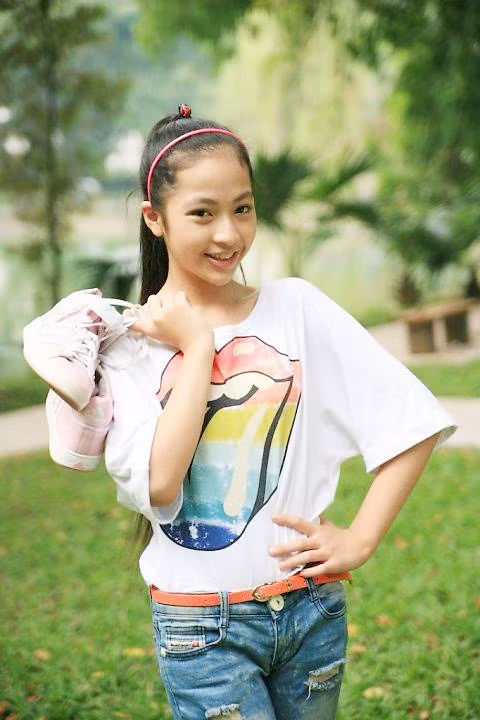 <<Á KHÔI CĐ TÀI CHÍNH - HẢI QUAN ĐẸP LÃNG MẠN TRONG SẮC TÍM <<HOT GIRL CẨM TÚ ĐẸP LÃNG MẠN TRONG SẮC MÀU HOA CỎ <<NGỠ NGÀNG HOT GIRL CÓ VẺ ĐẸP GIỐNG CA SỸ BẢO THY <<NỮ SINH CĐ DU LỊCH ĐẸP DỊU DÀNG TRONG NẮNG THU