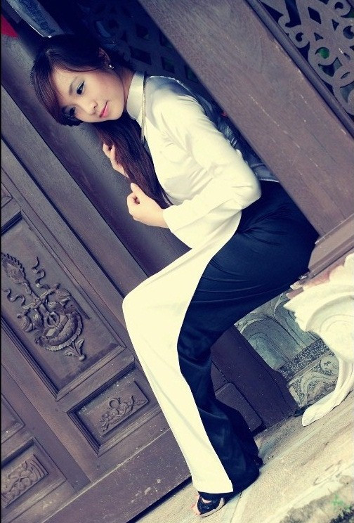 Vân Anh đam mê nghề mẫu ảnh, tuy nhiên ở thời điểm này cô bạn đang cố gắng học thật tốt, có nghề nghiệp ổn định sau khi ra trường, rồi mới tiếp tục thực hiện niềm đam mê của mình. <<NHỮNG NỮ SINH DIỆN DÁO DÀI ĐẸP HƠN CẢ HOA HẬU MAI PHƯƠNG THÚY(P29) <<HOTGIRL HỌC V IỆN BÁO CHÍ ĐẸP RẠNG NGỜI TRONG SẮC THU <<NỮ SINH ĐH PHƯƠNG ĐÔNG THƯỚT THA ÁO DÀI <<NGẨN NGƠ TRƯỚC STYLE DỄ THƯƠNG CỦA HƯƠNG ZINNIE