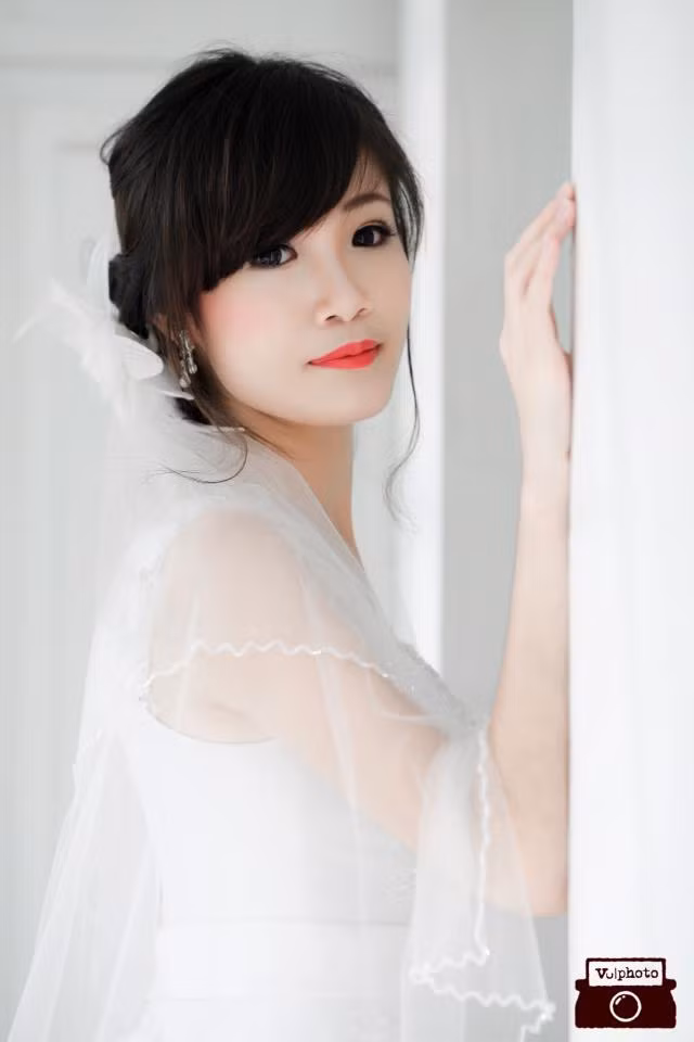 Nguyễn Ngọc Hà sinh năm 1994, hiện cô đang theo học ngành thiết kế đồ họa, Trường ĐH Mỹ thuật công nghiệp Hà Nội. <<NỮ SINH KINH BẮC ĐẸP DỊU DÀNG TRONG TÀ ÁO DÀI <<NGẨN NGƠ TRƯỚC VẺ ĐẸP THÁNH THIỆN CỦA HOTGIRL NGỌC HIỀN <<HOT GIRL CẨM TÚ ĐẸP LÃNG MẠN TRONG SẮC MÀU HOA CỎ <<NGỠ NGÀNG HOT GIRL CÓ VẺ ĐẸP GIỐNG CA SỸ BẢO THY