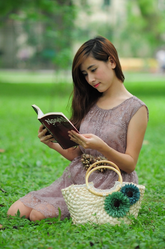 Để biến ước mơ thành hiện thực, ngoài việc học và tham gia các hoạt động ở trường, cô còn tham gia các hoạt động tình nguyện bên ngoài, là thành viên câu lạc bộ "Công tác xã hội thanh niên tỉnh Thùa Thiên Huế". <<HOTGIRL THANH THỦY ƯỚC MƠ LÀM CÔ GIÁO <<NÉT HỒN NHIÊN TINH NGHỊCH CỦA NỮ DIỄN VIÊN NHÍ HÀ ANH <<Á KHÔI CĐ TÀI CHÍNH - HẢI QUAN ĐẸP LÃNG MẠN TRONG SẮC TÍM <<HOT GIRL CẨM TÚ ĐẸP LÃNG MẠN TRONG SẮC MÀU HOA CỎ <<PHÁT SỐT VÌ CÔ GIÁO XINH ĐẸP 9X TRƯỜNG AMS Để biến ước mơ thành hiện thực, ngoài việc học và tham gia các hoạt động ở trường, cô còn tham gia các hoạt động tình nguyện bên ngoài, là thành viên câu lạc bộ "Công tác xã hội thanh niên tỉnh Thùa Thiên Huế". <<HOTGIRL THANH THỦY ƯỚC MƠ LÀM CÔ GIÁO <<NÉT HỒN NHIÊN TINH NGHỊCH CỦA NỮ DIỄN VIÊN NHÍ HÀ ANH <<Á KHÔI CĐ TÀI CHÍNH - HẢI QUAN ĐẸP LÃNG MẠN TRONG SẮC TÍM <<HOT GIRL CẨM TÚ ĐẸP LÃNG MẠN TRONG SẮC MÀU HOA CỎ <<PHÁT SỐT VÌ CÔ GIÁO XINH ĐẸP 9X TRƯỜNG AMS