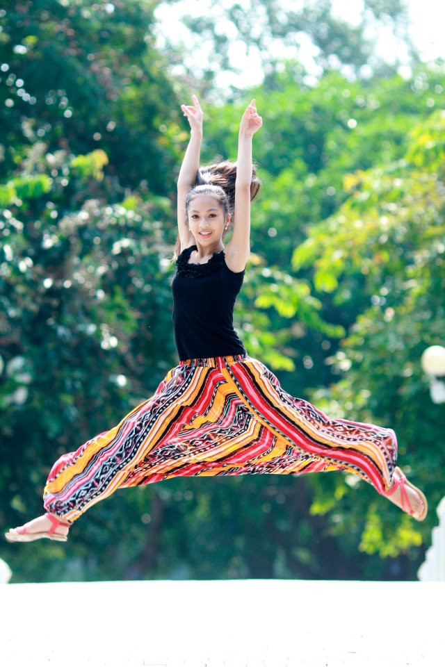 Hà Anh đạt học sinh giỏi nhiều năm liền, hiện tại ngoài việc học cô bé thường tham gia đóng phim, múa và chụp hình. <<Á KHÔI CĐ TÀI CHÍNH - HẢI QUAN ĐẸP LÃNG MẠN TRONG SẮC TÍM <<HOT GIRL CẨM TÚ ĐẸP LÃNG MẠN TRONG SẮC MÀU HOA CỎ <<NGỠ NGÀNG HOT GIRL CÓ VẺ ĐẸP GIỐNG CA SỸ BẢO THY <<NỮ SINH CĐ DU LỊCH ĐẸP DỊU DÀNG TRONG NẮNG THU Hà Anh đạt học sinh giỏi nhiều năm liền, hiện tại ngoài việc học cô bé thường tham gia đóng phim, múa và chụp hình. <<Á KHÔI CĐ TÀI CHÍNH - HẢI QUAN ĐẸP LÃNG MẠN TRONG SẮC TÍM <<HOT GIRL CẨM TÚ ĐẸP LÃNG MẠN TRONG SẮC MÀU HOA CỎ <<NGỠ NGÀNG HOT GIRL CÓ VẺ ĐẸP GIỐNG CA SỸ BẢO THY <<NỮ SINH CĐ DU LỊCH ĐẸP DỊU DÀNG TRONG NẮNG THU