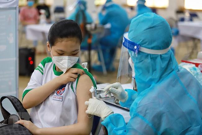Chiến dịch tiêm chủng vaccine phòng COVID-19 cho trẻ em từ 5 -18 tuổi với chủ đề: &quot;Vui Trung thu và tựu trường an toàn&quot; nhằm kêu gọi toàn dân tham gia hưởng ứng tiêm chủng vaccine phòng COVID-19. Ảnh: Cổng thông tin điện tử Bộ Y tế