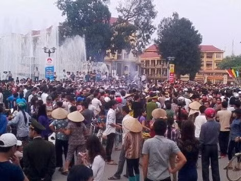 Nhiều người dẫn đã tụ tập để phản ứng với kết quả giám định pháp y Nhiều người dẫn đã tụ tập để phản ứng với kết quả giám định pháp y