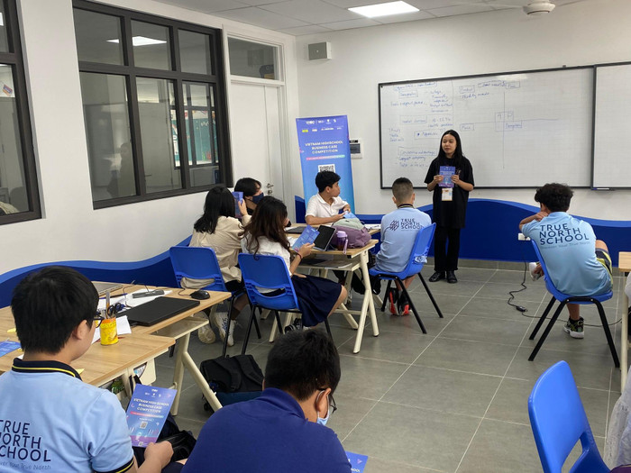 Lần đầu tiên có một cuộc thi về giải quyết tình huống kinh doanh cho học sinh cấp 3 tại Việt Nam. Ảnh: YEO Vietnam Lần đầu tiên có một cuộc thi về giải quyết tình huống kinh doanh cho học sinh cấp 3 tại Việt Nam. Ảnh: YEO Vietnam
