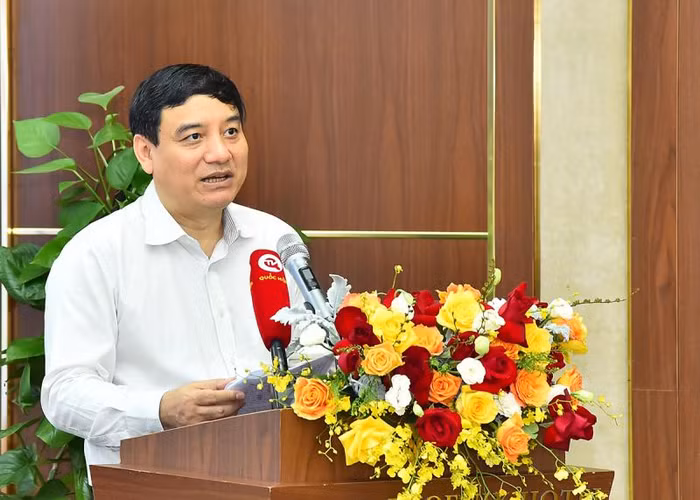 Chủ nhiệm Ủy ban Văn hóa, Giáo dục Nguyễn Đắc Vinh phát biểu khai mạc Phiên họp toàn thể của Ủy ban. Ảnh: Cổng thông tin điện tử Quốc hội Chủ nhiệm Ủy ban Văn hóa, Giáo dục Nguyễn Đắc Vinh phát biểu khai mạc Phiên họp toàn thể của Ủy ban. Ảnh: Cổng thông tin điện tử Quốc hội