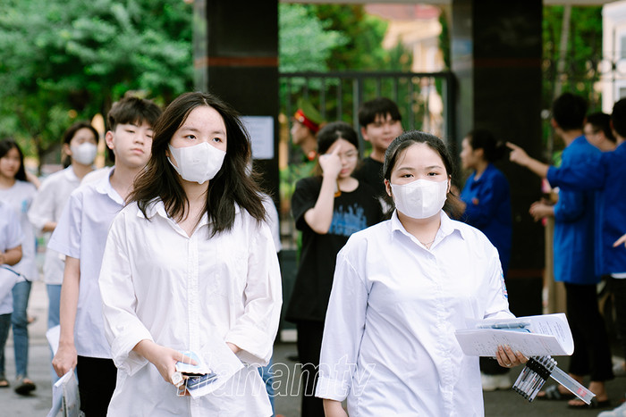 Các thí sinh ở Hà Nam trong kỳ thi vào lớp 10 năm học 2023 - 2024. Ảnh: hanamtv.vn 88151_thi_1_18453114.jpg