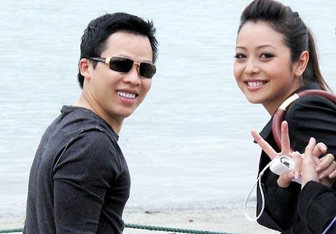 Thiên nhiên của Di sản văn hóa thế giới gây phấn chấn cho mọi người. Jennifer Phạm vui vẻ bên Khắc Tiệp.