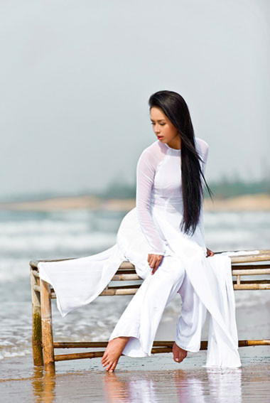 Những hình ảnh Mai Phương Thúy trước biển sẽ xuất hiện tại triển lãm trong khuôn khổ Festival Nha Trang diễn ra từ ngày 6 đến 12/6/2009.