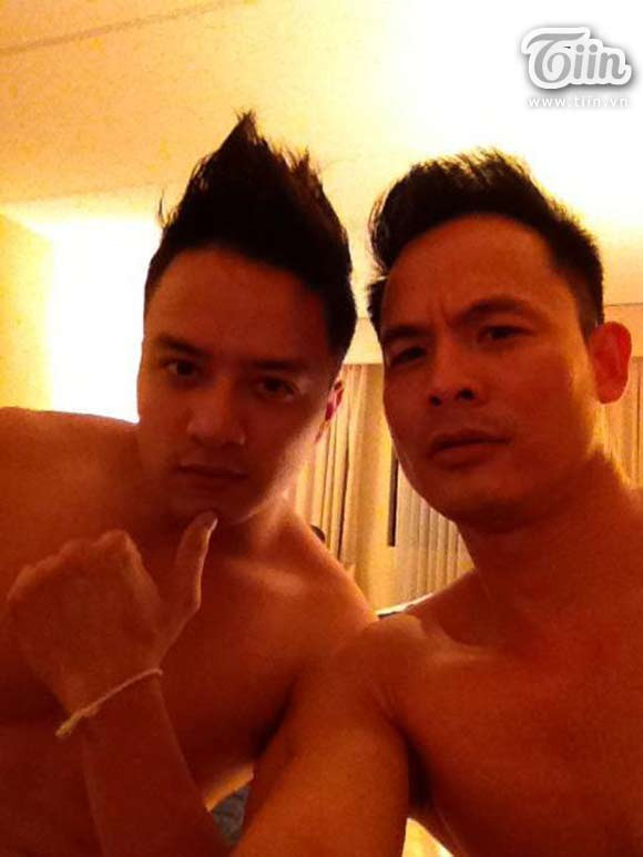 Cao Thái Sơn cho rằng, Adam Nguyễn sắp tham gia một bộ phim nên cố tình lợi dụng tên tuổi của anh để PR chứ không có chuyện anh tạo ra "màn kịch" này để PR cho album sắp tới. Cao Thái Sơn cho rằng, Adam Nguyễn sắp tham gia một bộ phim nên cố tình lợi dụng tên tuổi của anh để PR chứ không có chuyện anh tạo ra "màn kịch" này để PR cho album sắp tới.