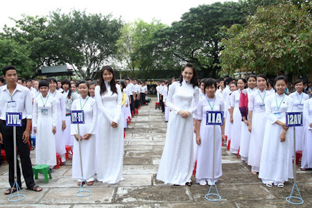 Đây không phải là lần đầu tiên hai người bạn thân Ngọc Thạch và Như Thảo cùng nhau làm việc thiện, trước đây, hai người bạn thân này cũng đã từng chung tay góp sức giúp đỡ những nạn nhân của vụ lở đá tại Nghệ An.