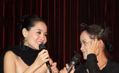 Quen nhau hơn 4 năm, Lê Cát Trọng Lý đã chịu ơn Mai Khôi rất nhiều khi Khôi giúp đỡ Lý học thanh nhạc, đóng tiền học, giới thiệu cho Lý những mối quan hệ tốt…