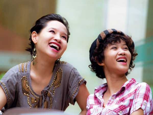 Không chỉ là đôi bạn thân thiết, Mai Khôi còn thể hiện thành công rất nhiều ca khúc do Lê Cát Trọng Lý sáng tác.