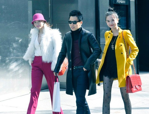 "Nữ hoàng đồ lót" tiếp tục chuyến hành trình khám phá New York, Mỹ, cùng Quỳnh Thư và "ông trùm" Khắc Tiệp vào 25/2/2012.