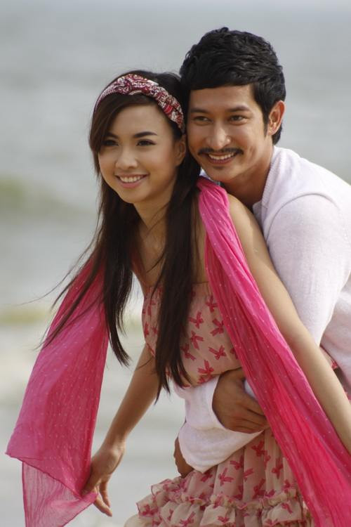 Bộ phim hài lãng mạn mang phong cách vui nhộn, táo bạo được hai diễn viên chính Ngọc Diệp và Huy Khánh thể hiện thành công trong dịp Tết 2011. (ảnh VNE)