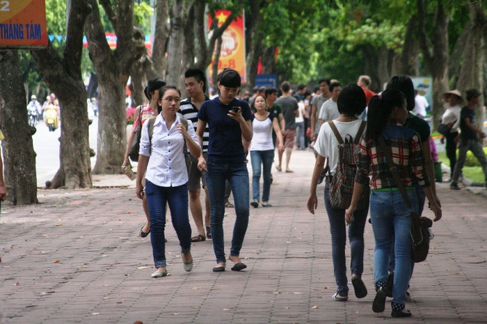 Du khách đổ về Hồ Hoàn Kiếm trong chiều ngày 2/9 Du khách đổ về Hồ Hoàn Kiếm trong chiều ngày 2/9