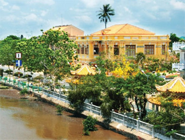 Tòa biệt thự của Công tử Bạc Liêu xưa nhìn từ trên cao.