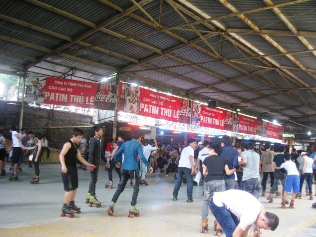 Sân trượt Patin lại thu hút lứa tuổi thanh thiếu niên