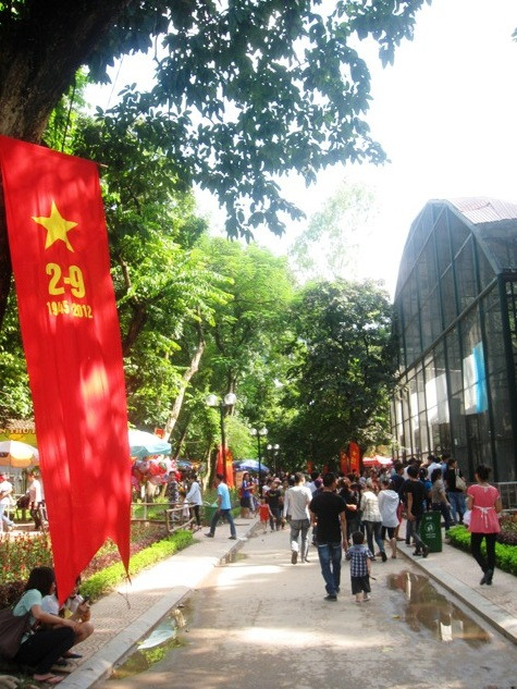 Luôn đông kín người đi chơi tham quan