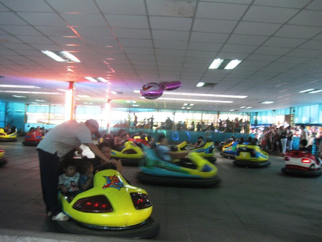 Các trò chơi hiện đại cũng thu hút rất nhiều người tham gia