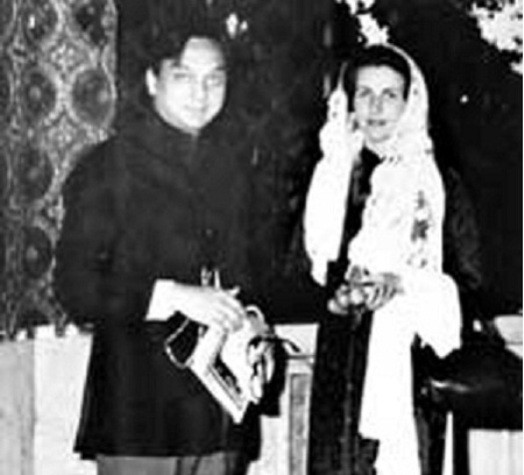 Cuộc đời Trần Trinh Huy bên cạnh sự giàu sang và giai thoại về thú tiêu tiền, ông còn nổi tiếng với những thiên tình sử. Hắc công tử có người tình trong thời gian du học bên Pháp (phải)