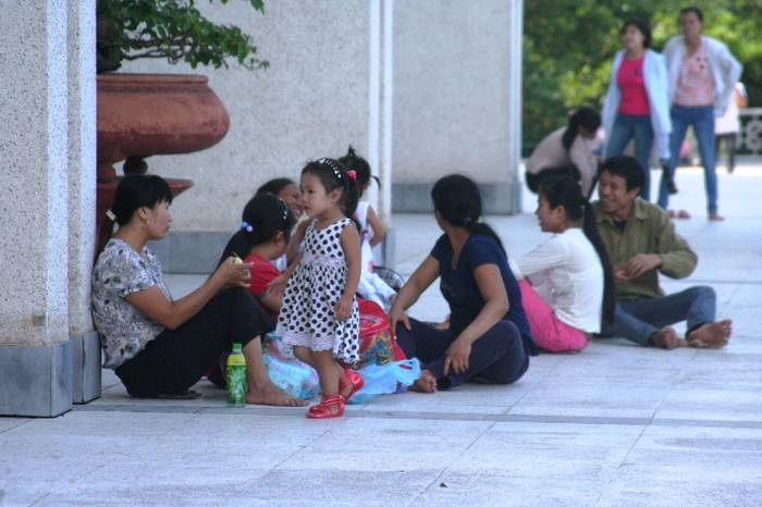 Cả gia đình cùng đi thăm bảo tàng