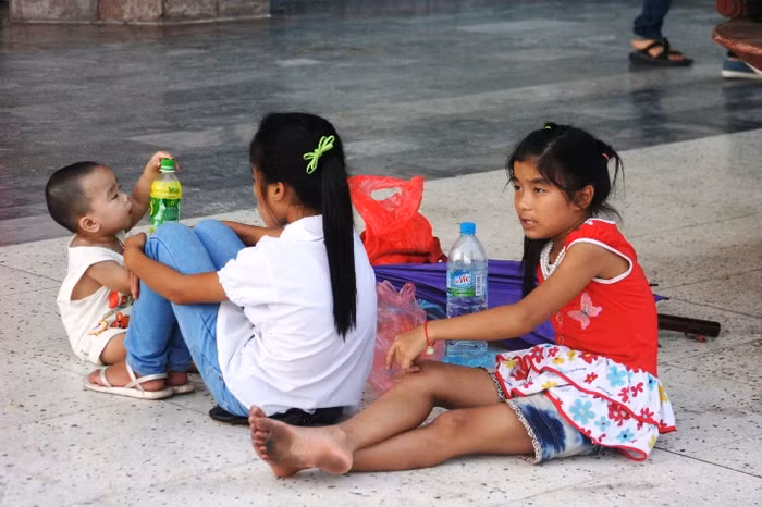 Ngồi nghỉ ngay sảnh bảo tàng