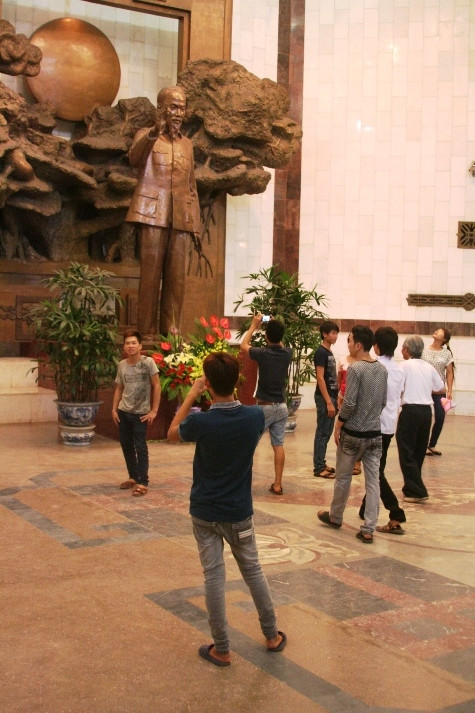 Chụp ảnh kỷ niệm