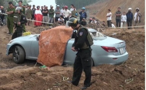 Chiếc xe tang vật các đối tượng dùng để vận chuyển ma túy.