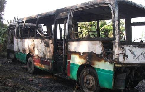 Làm rõ nghi vấn 'bí ẩn' 10 xe buýt đỗ hàng dọc cháy tan hoang ảnh 4 Làm rõ nghi vấn 'bí ẩn' 10 xe buýt đỗ hàng dọc cháy tan hoang ảnh 4