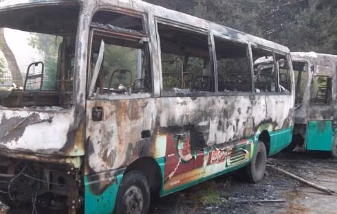 Làm rõ nghi vấn 'bí ẩn' 10 xe buýt đỗ hàng dọc cháy tan hoang ảnh 6 Làm rõ nghi vấn 'bí ẩn' 10 xe buýt đỗ hàng dọc cháy tan hoang ảnh 6