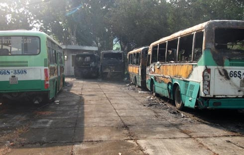 Làm rõ nghi vấn 'bí ẩn' 10 xe buýt đỗ hàng dọc cháy tan hoang ảnh 8 Làm rõ nghi vấn 'bí ẩn' 10 xe buýt đỗ hàng dọc cháy tan hoang ảnh 8