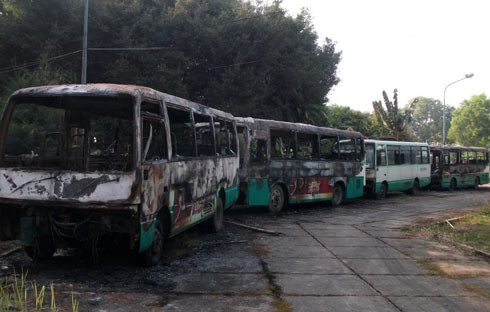 Làm rõ nghi vấn 'bí ẩn' 10 xe buýt đỗ hàng dọc cháy tan hoang ảnh 9 Làm rõ nghi vấn 'bí ẩn' 10 xe buýt đỗ hàng dọc cháy tan hoang ảnh 9