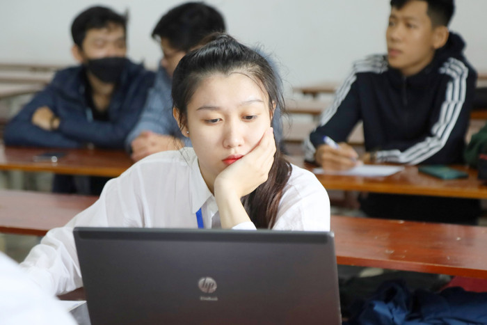 Sinh viên Trường Đại học Kiến trúc Đà Nẵng trong buổi bảo vệ đồ án tốt nghiệp. (Nguồn: Fanpage nhà trường). Sinh viên Trường Đại học Kiến trúc Đà Nẵng trong buổi bảo vệ đồ án tốt nghiệp. (Nguồn: Fanpage nhà trường).