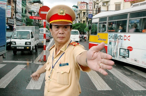 Cảnh sát giao thông CATP Hà Nội (Ảnh: Dương Hiệp) Cảnh sát giao thông CATP Hà Nội (Ảnh: Dương Hiệp)