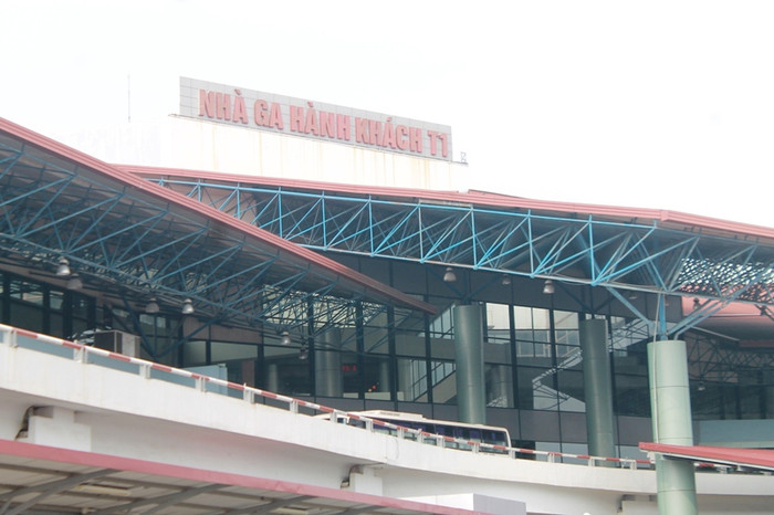 15h30 phút chiều ngày 19/7, phóng viên có mặt tại Nhà ga hành khách T1 (Cảng hàng không quốc tế Nội Bài) để ghi nhận tình trạng phản ánh của độc giả.