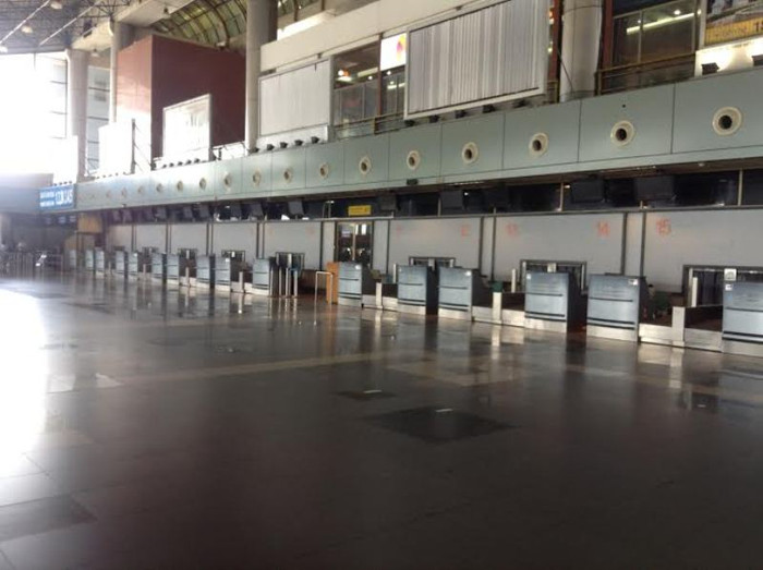 Theo phản ánh của độc giả, trong khi các quầy khu vực sảnh A nhà ga T1 (Sân bay Quốc tế Nội Bài) bỏ trống không khai thác...