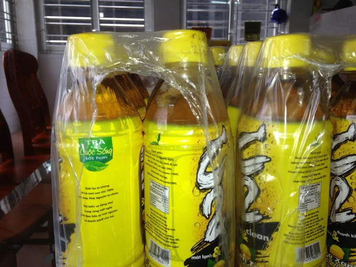 Khi phát hiện sản phẩm trà xanh C2 có dị vật, khách hàng không dám sử dụng.