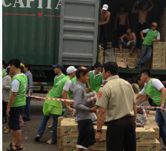 URC tặng trà xanh C2 Ô long sắp hết hạn: "Của cho không bằng cách cho" ảnh 2 URC tặng trà xanh C2 Ô long sắp hết hạn: "Của cho không bằng cách cho" ảnh 2