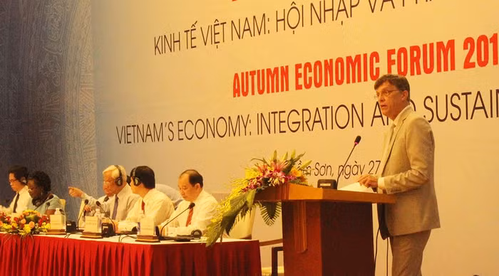 Chia sẻ về kinh nghiệm hội nhập, ông Hugh Borrowman - Đại sứ Australia cho rằng, Việt Nam trong giai đoạn này cần thực hiện những cải cách sâu rộng, toàn diện.