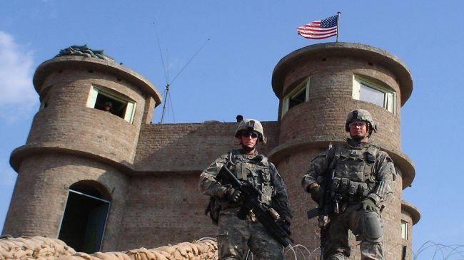Căn cứ không quân Bagram của Mỹ bị tên lửa Taliban tấn công làm nhiều binh sĩ thiệt mạng Căn cứ không quân Bagram của Mỹ bị tên lửa Taliban tấn công làm nhiều binh sĩ thiệt mạng