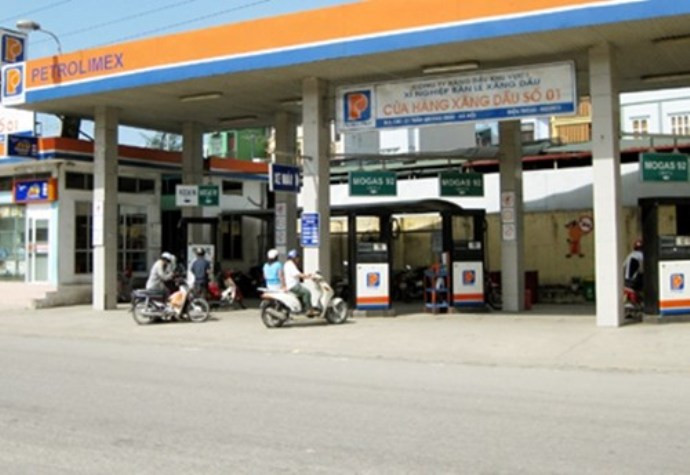 Cửa hàng xăng dầu số 1 (địa chỉ số 1, Trần Quang Khải, Hà Nội) thuộc xí nghiệp bán lẻ xăng dầu Công ty xăng dầu khu vực I bị khách hàng nghi ngờ có dấu hiệu gian lận xăng. Cửa hàng xăng dầu số 1 (địa chỉ số 1, Trần Quang Khải, Hà Nội) thuộc xí nghiệp bán lẻ xăng dầu Công ty xăng dầu khu vực I bị khách hàng nghi ngờ có dấu hiệu gian lận xăng.