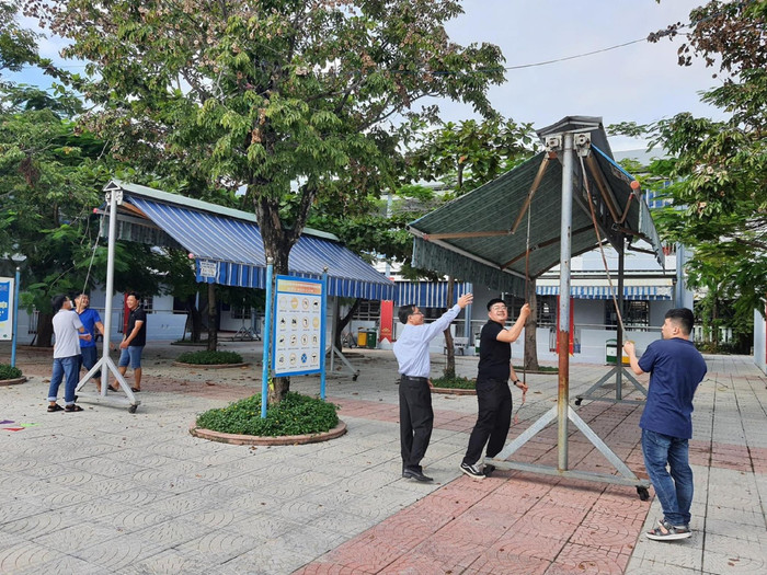 Cơn bão Noru được dự báo là cơn bão mạnh nhất trong vòng 20 năm qua đổ bổ vào khu vực miền Trung nên công tác phòng, tránh bão được thực hiện khẩn trương.