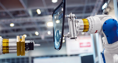Xu thế sử dụng robot thay thế công nhân giá rẻ và ảnh hưởng của nó (Ảnh đăng trên giaoduc.net.vn) Xu thế sử dụng robot thay thế công nhân giá rẻ và ảnh hưởng của nó (Ảnh đăng trên giaoduc.net.vn)