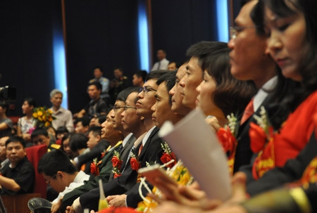 Giáo sư không phải là cái mác gắn suốt đời! (Ảnh: Báo Vietnamnet) Giáo sư không phải là cái mác gắn suốt đời! (Ảnh: Báo Vietnamnet)
