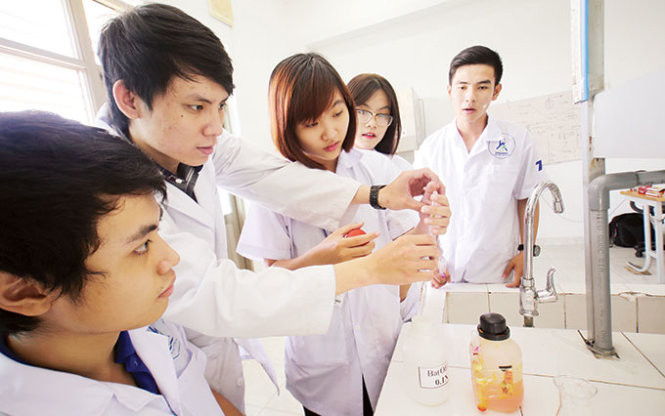 Muốn mở trường đại học tư phải có tối thiểu 1.000 tỷ đồng (Ảnh: Báo Tuổi trẻ) Muốn mở trường đại học tư phải có tối thiểu 1.000 tỷ đồng (Ảnh: Báo Tuổi trẻ)