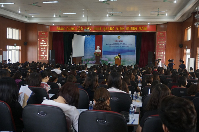 Hội nghị triển khai “Phần mềm xây dựng thực đơn cân bằng dinh dưỡng” thu hút sự tham dự của 420 trường học trên địa bàn Hà Nội. Hội nghị triển khai “Phần mềm xây dựng thực đơn cân bằng dinh dưỡng” thu hút sự tham dự của 420 trường học trên địa bàn Hà Nội.