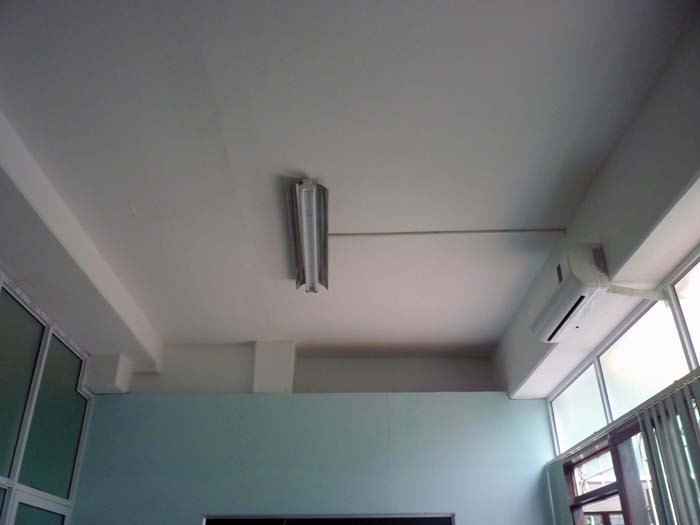 Đèn điện, điều hòa cũng đã chuẩn bị xong đảm báo điều kiện học tập tốt nhất cho các em