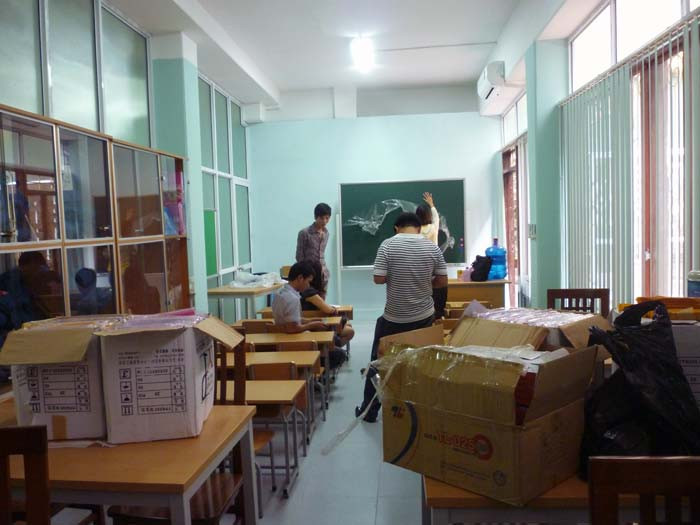 Dù mệt nhưng ai trong nhóm chuẩn bị cũng vui và háo hức chờ đón buổi lễ khai giảng